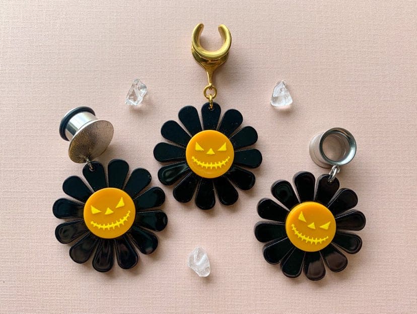 Black Halloween Daisies