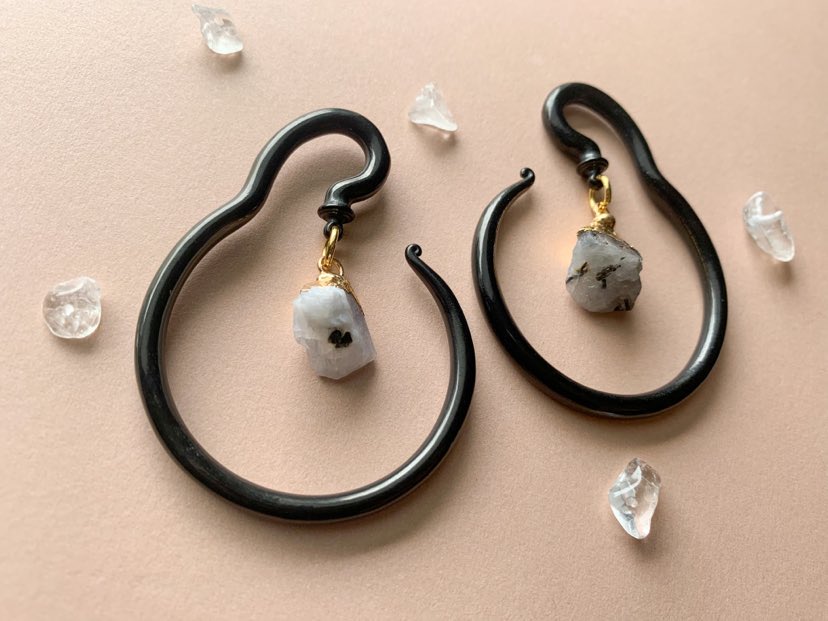 Black Steel Hangers With Natural Stone Pendant