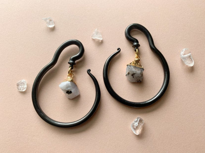 Black Steel Hangers With Natural Stone Pendant