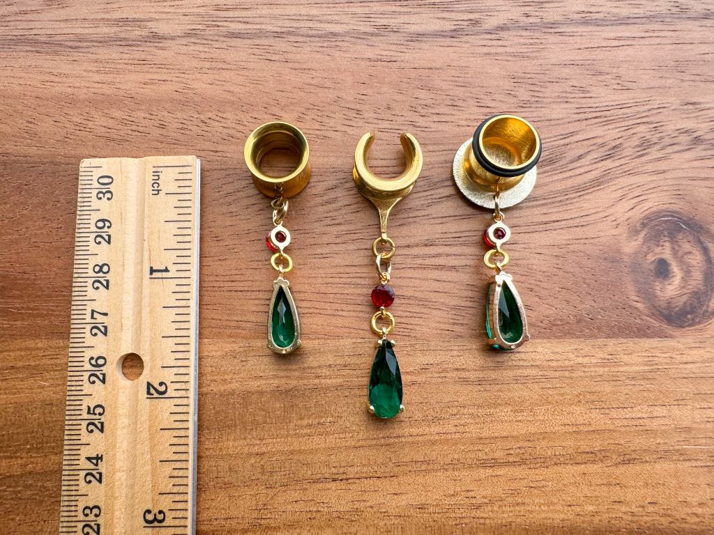 Dainty Red & Green Drops
