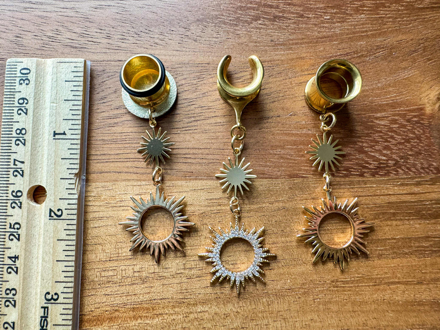 18k Dazzling Double Suns