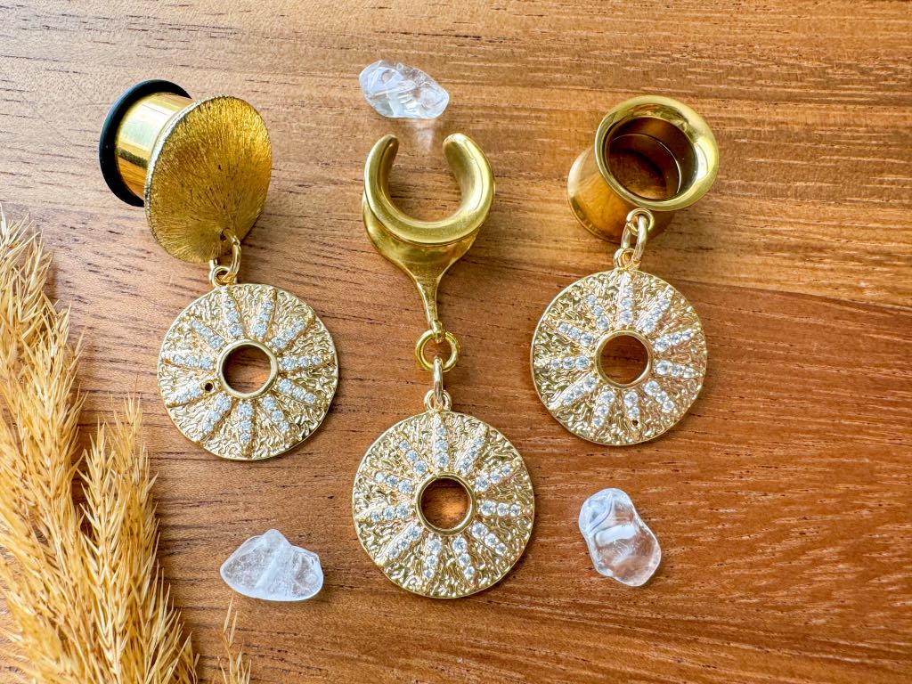 18k Textured Zircon Suns