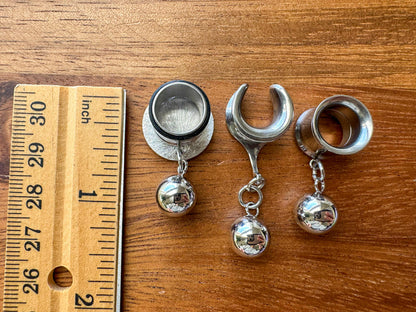 18k White Gold Ball Dangles