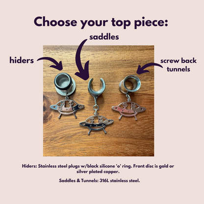 Small Cat & Alien UFOs