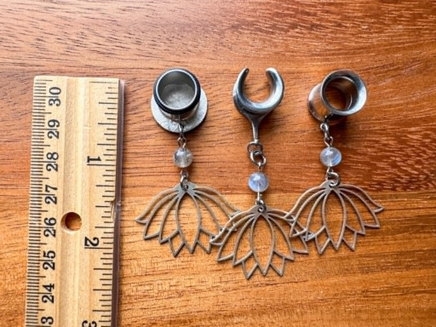 Antique Silver Lotus & Labradorite