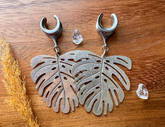 Antique Silver Monsteras Plug Earrings