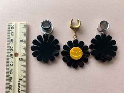 Black Halloween Daisies
