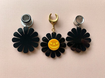 Black Halloween Daisies