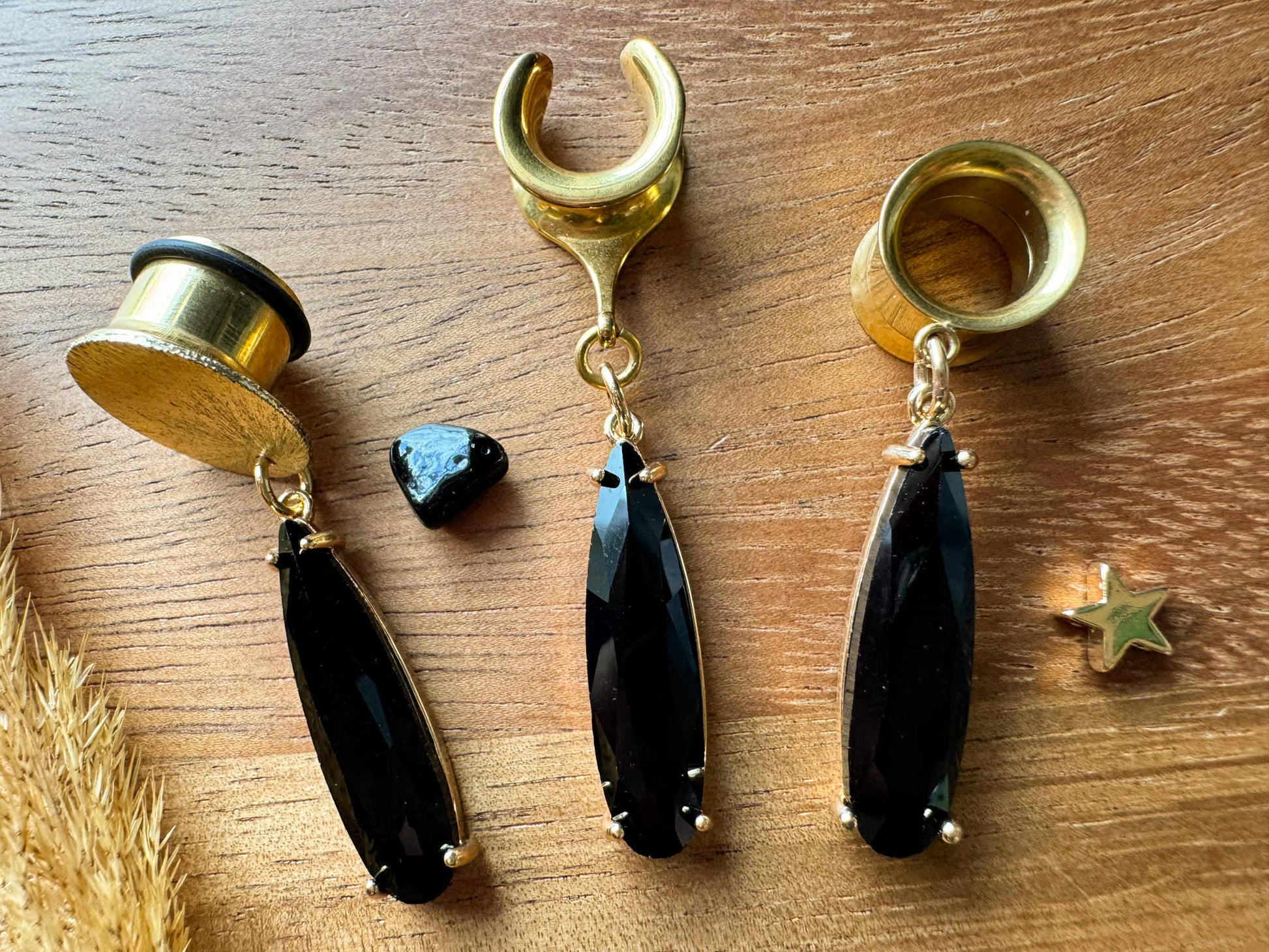 Elegant Black Tears Plug Earrings