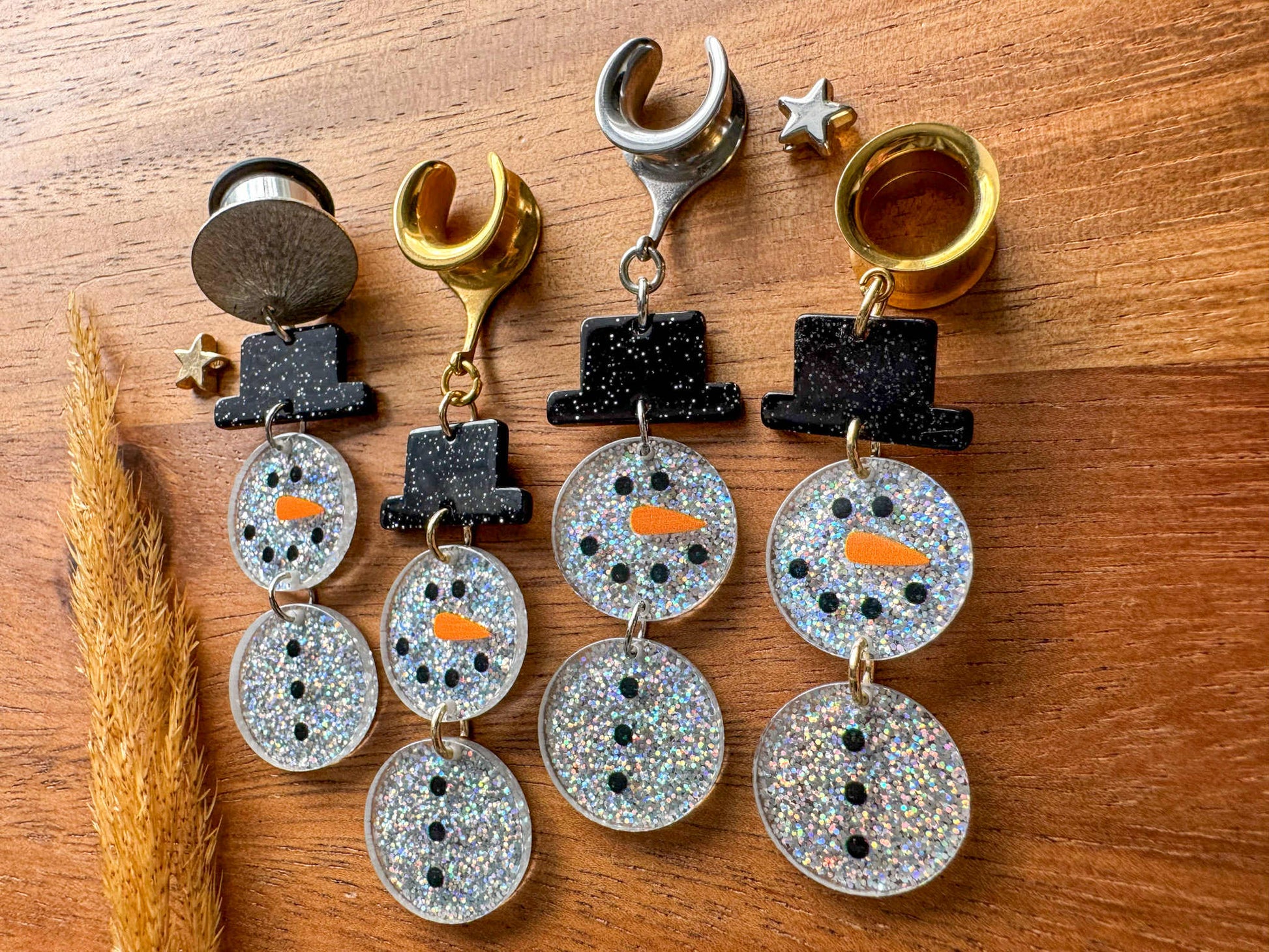 Glittery Snowman Dangles Plug Earrings