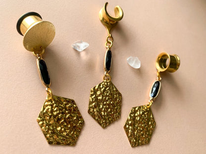 Black Jewel With Hammered Brass Pendants Plug Earrings