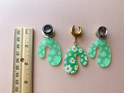 Gold or Silver Green U-Shaped Earrings With Daisy Print