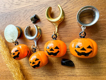 Jingling Pumpkin Heads Plug Earrings