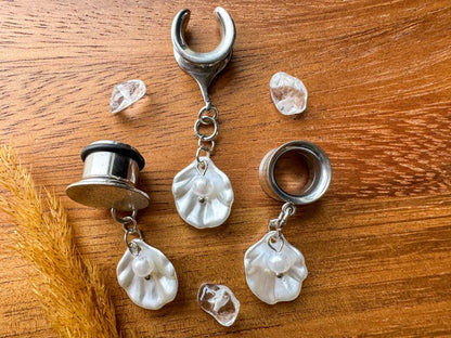 Mini Shell & Pearl Dangles Plug Earrings
