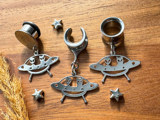 Small Cat & Alien UFOs Plug Earrings