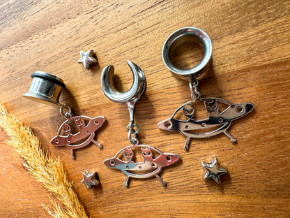 Small Cat & Alien UFOs Plug Earrings
