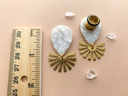 White Marble Acetate Dangle With Gold Brushed Sunburst